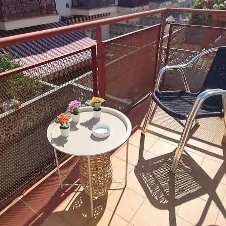 Tete Casa Grande 10-12 Personas Ideal Familias Y Grupos Cerca Del Mar Holiday home Malgrat de Mar